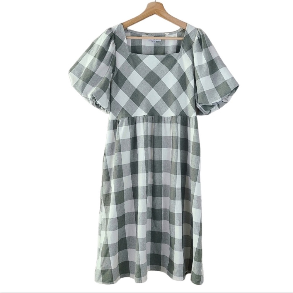 Pologram dress